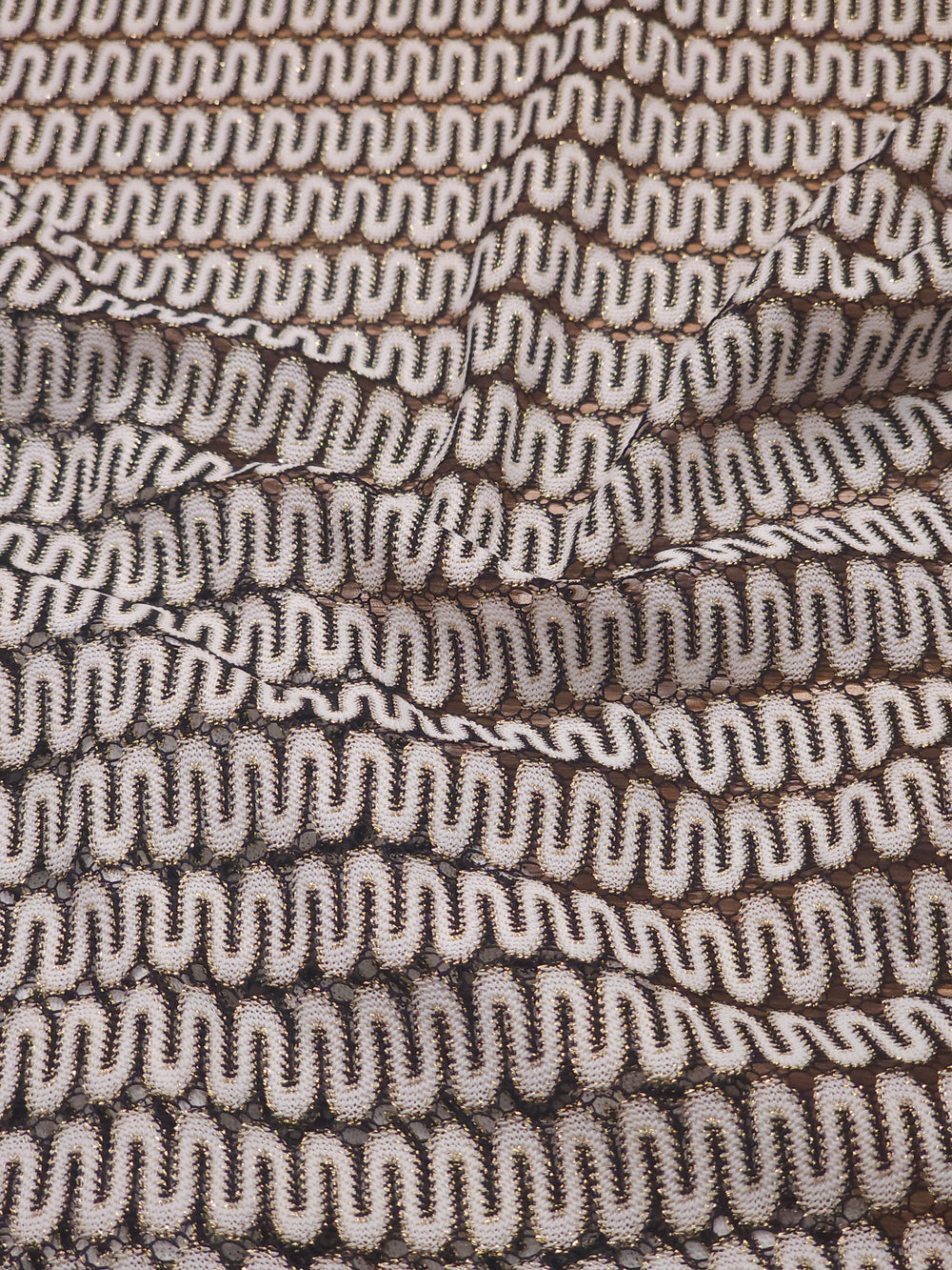 Beyaz Dalga Missoni Örme Kumaş – geometrik desenli, yüksek dökümlü, Bluz, Elbise, Gömlek için