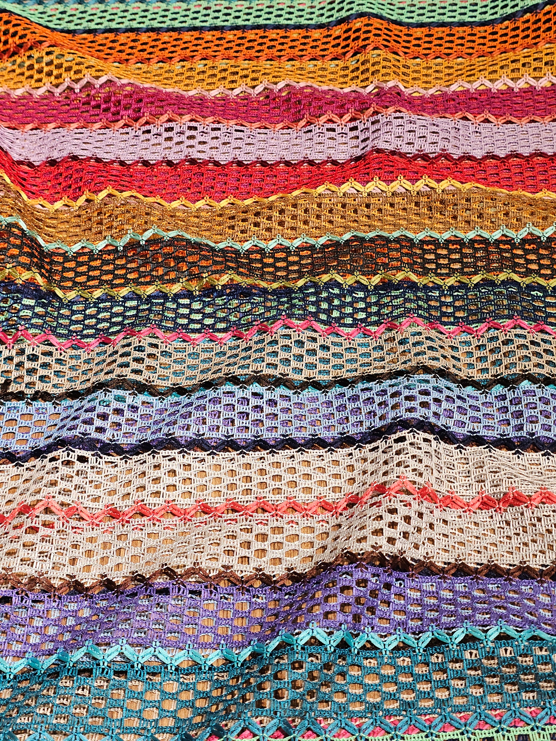 Missoni Kumaş – Geometrik Desenli, Renkli, Esnek, Bluzluk, Elbiselik | Çerçiler Kumaş