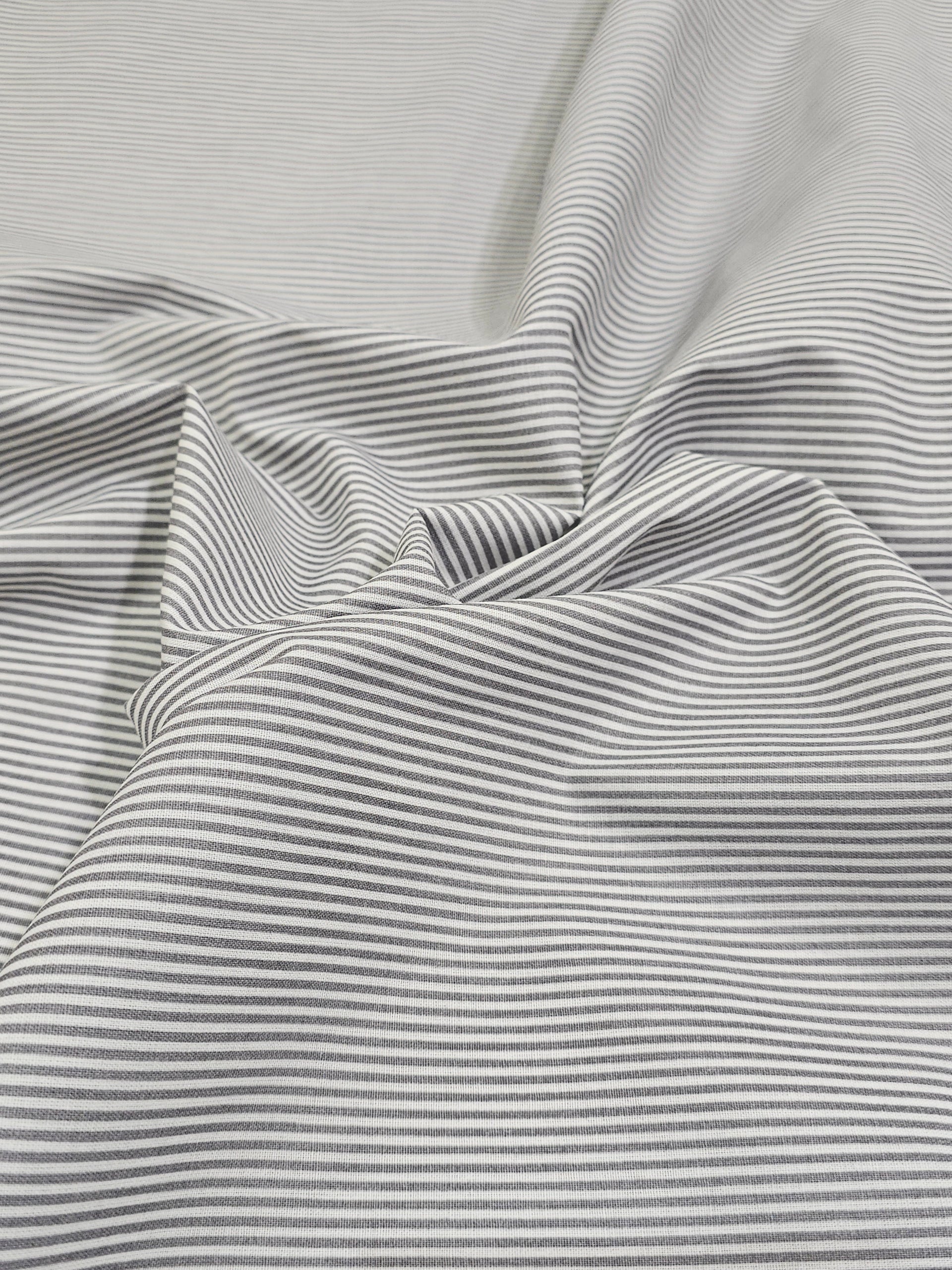 Poplin Kumaş – Geometrik Desenli, Hafif, Pürüzsüz, Eteklik, Elbiselik | Çerçiler Kumaş