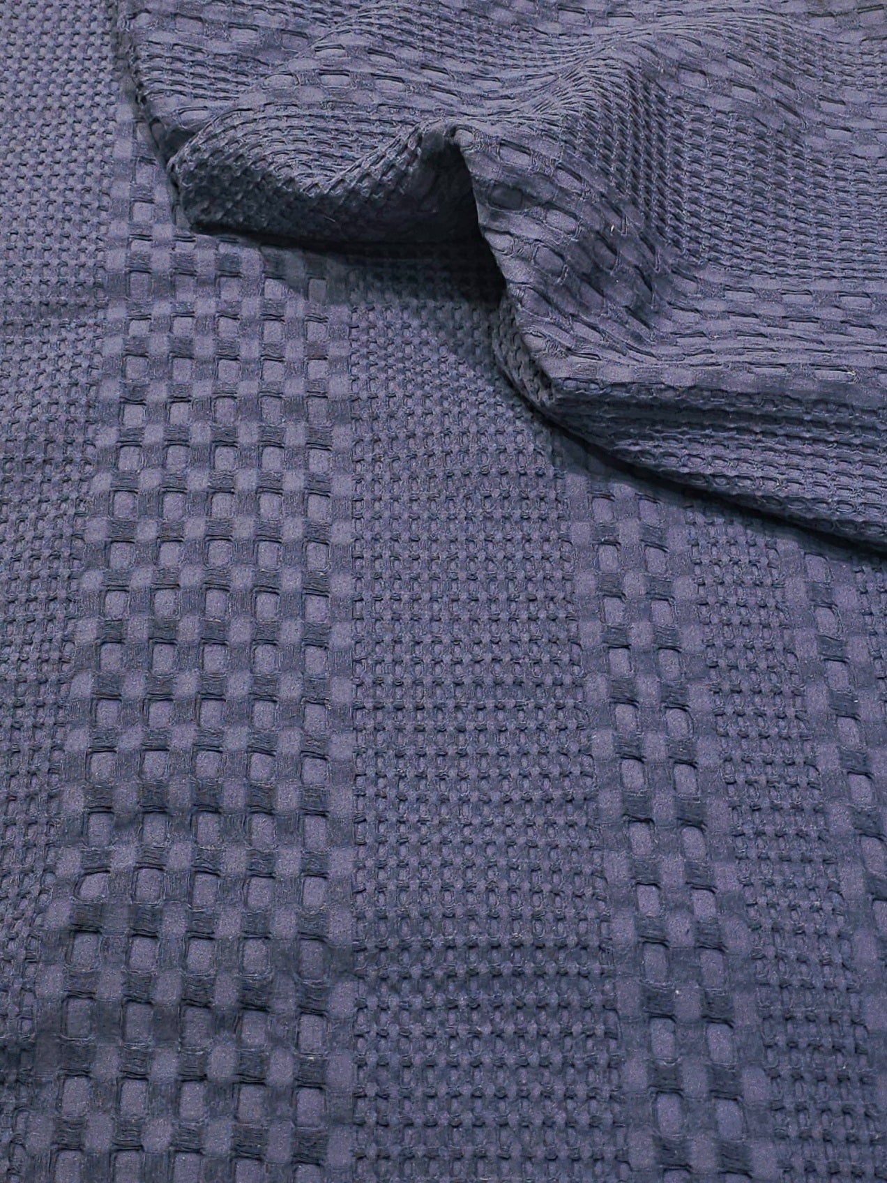 Pikelik Kumaş – Geometrik Desenli, Orta Dökümlü, Dokulu, Pike, Yatak örtüsü | Çerçiler Kumaş