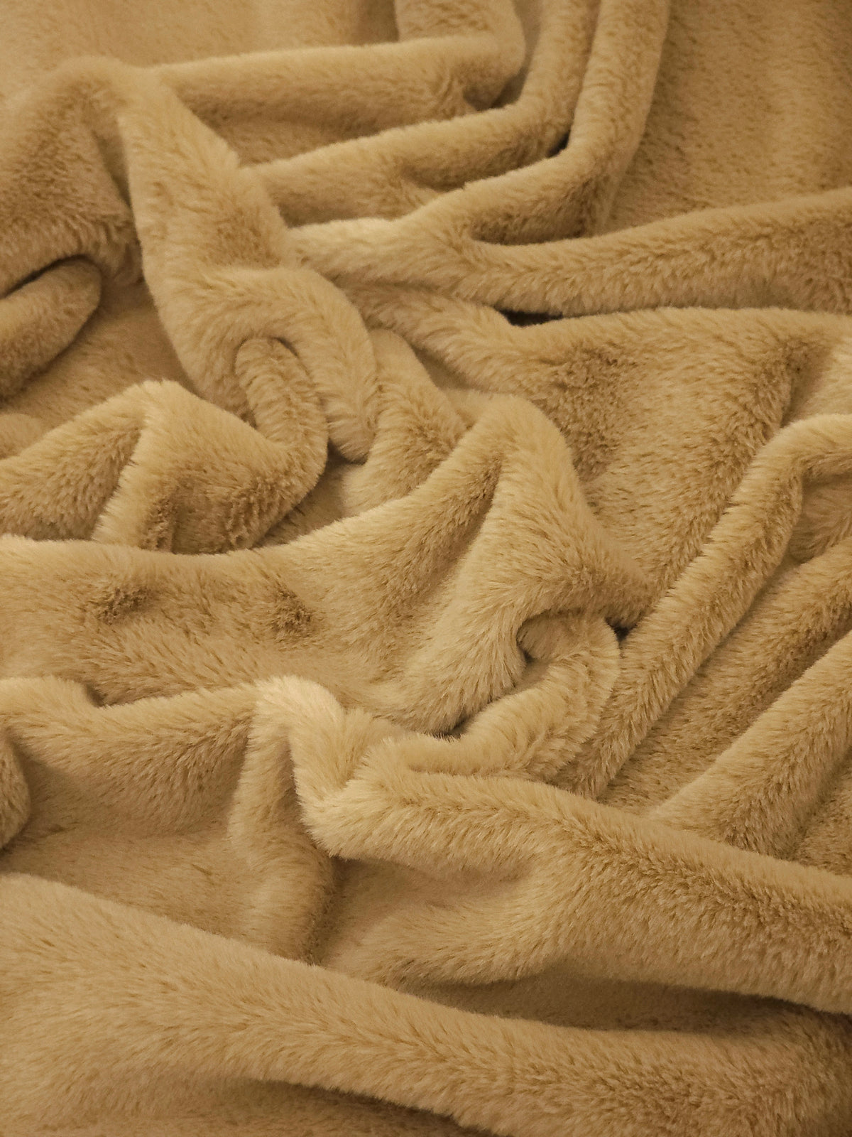 Softy Peluş Kumaş – yüksek dökümlü, Döşemelik, Kostüm, Yastık - Kırlent kılıfı için – Bej