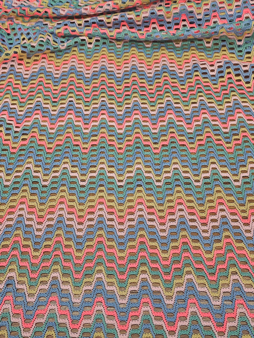 Missoni Kumaş – Geometrik Desenli, Renkli, Esnek, Bluzluk, Elbiselik | Çerçiler Kumaş