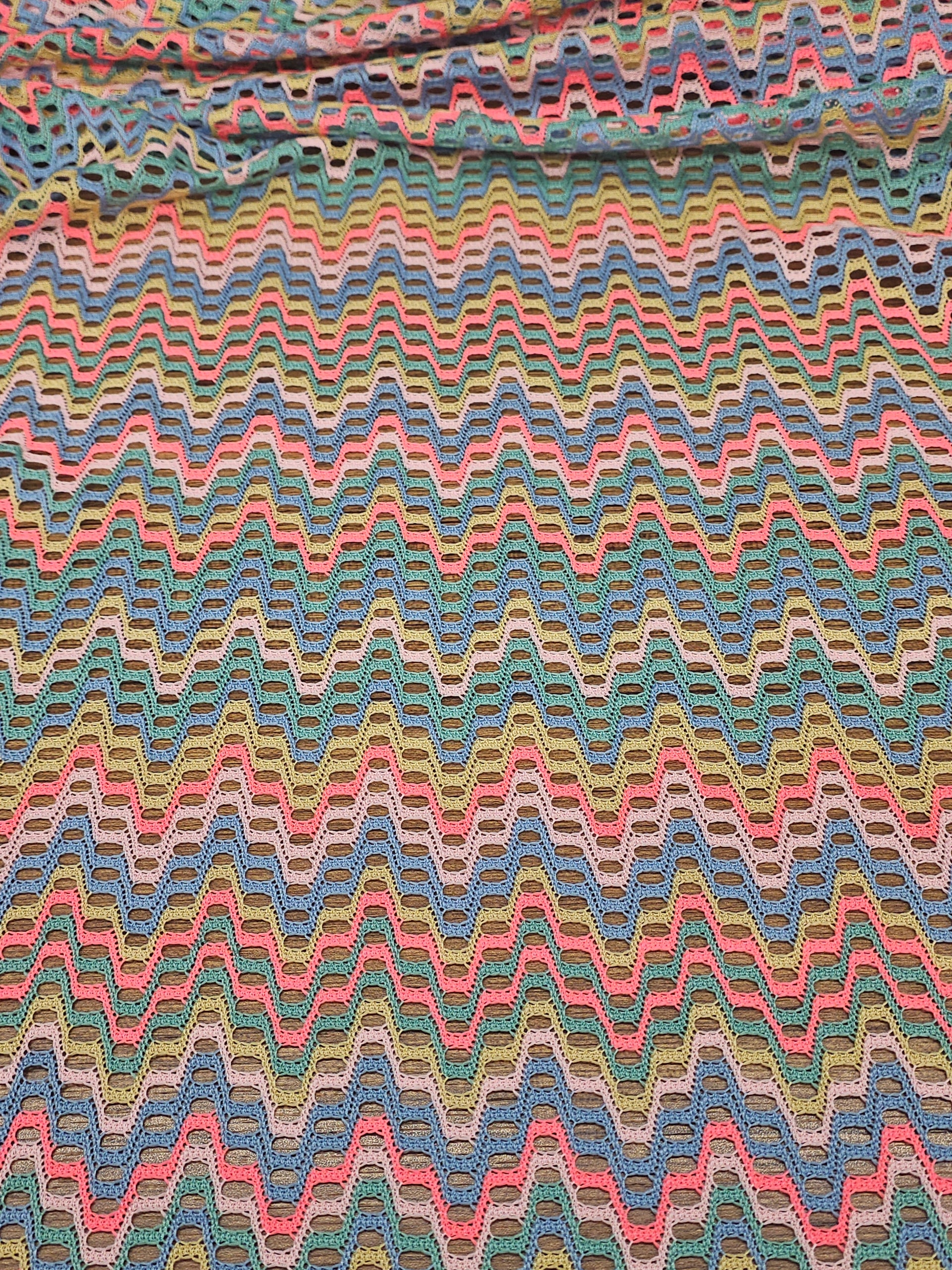 Missoni Kumaş – Geometrik Desenli, Renkli, Esnek, Bluzluk, Elbiselik | Çerçiler Kumaş