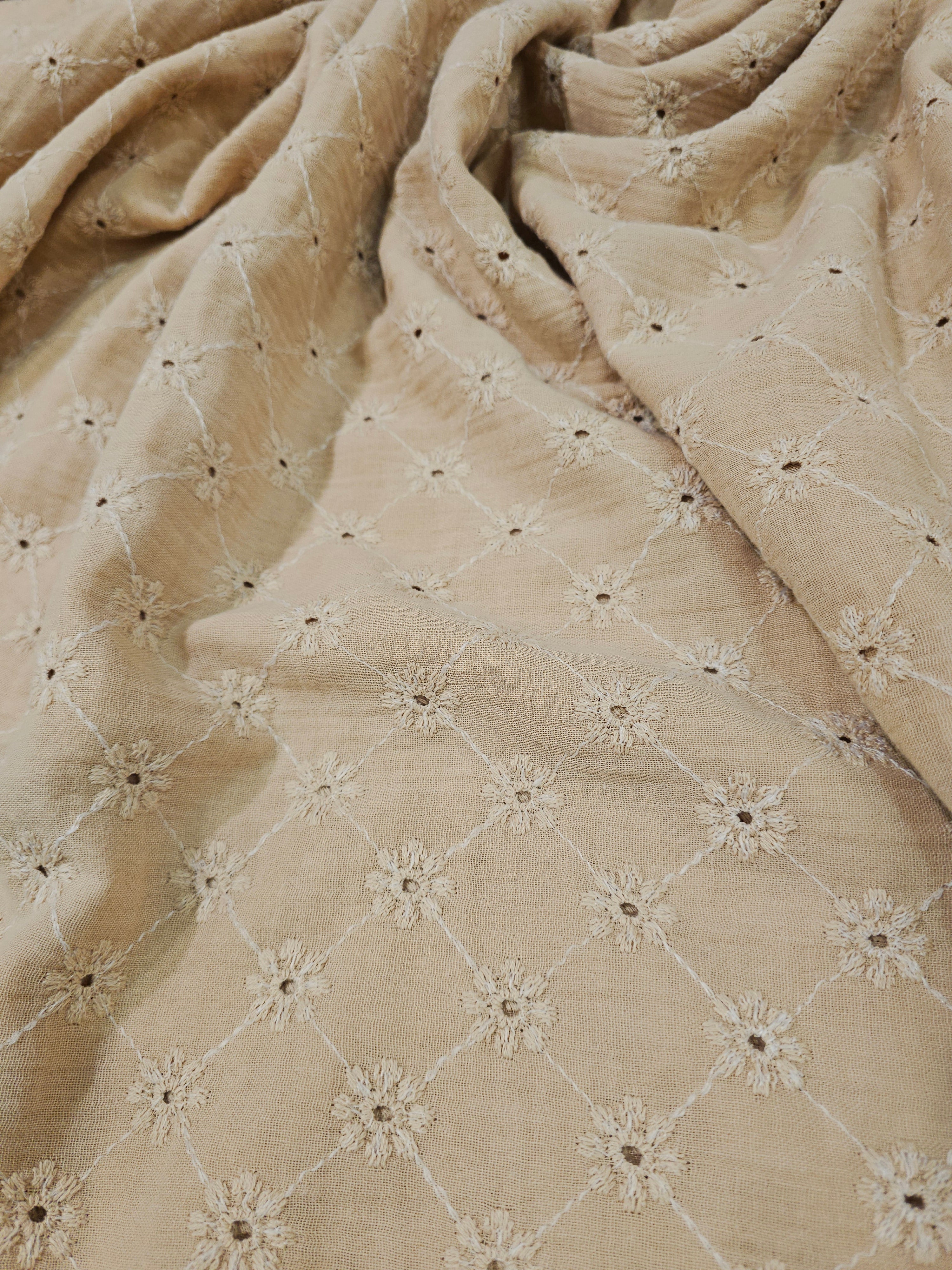 Daisy Embroidered Frilled 2-Layer Muslin