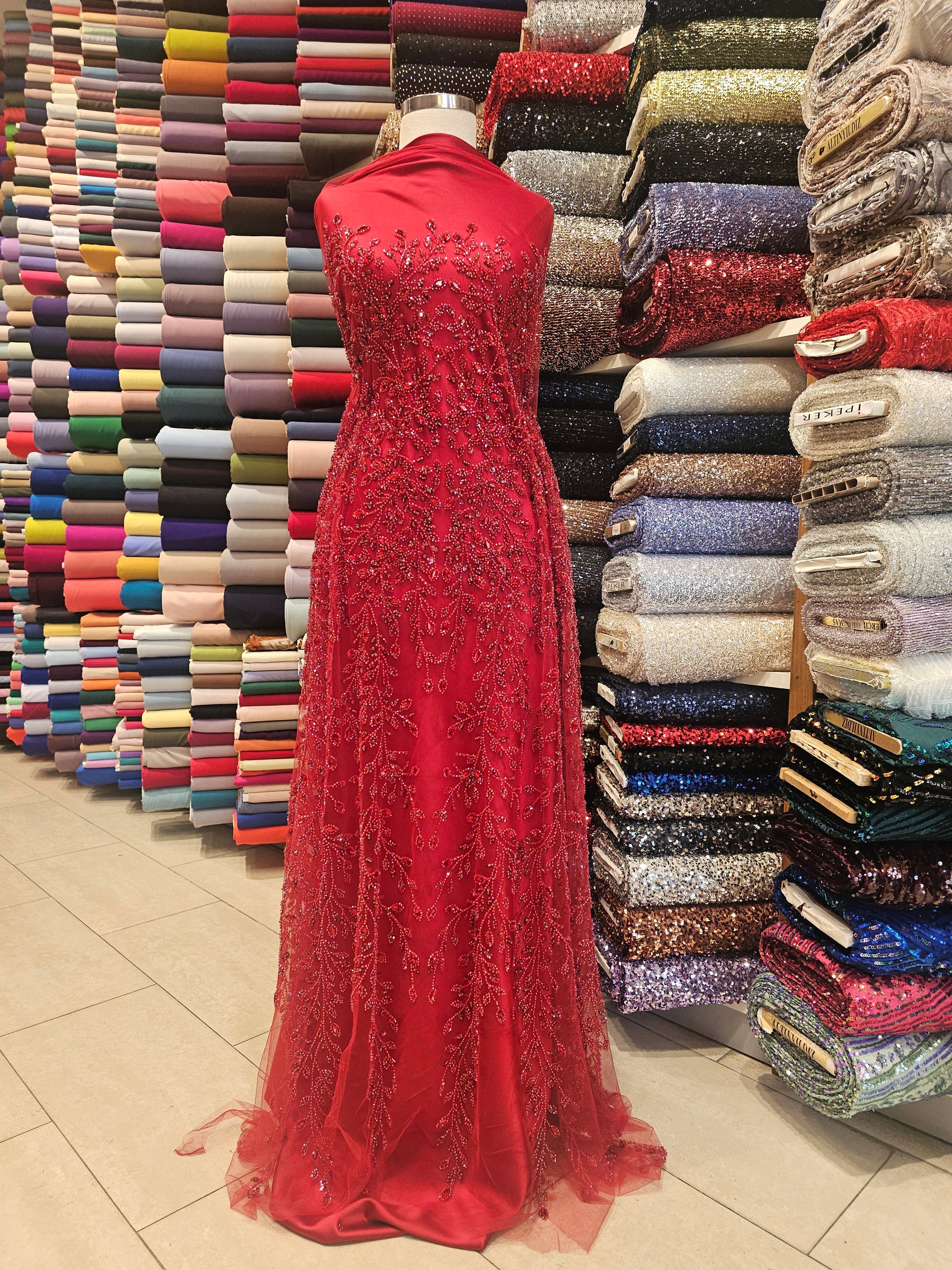 Kristal Dallar İşlemeli Kumaş