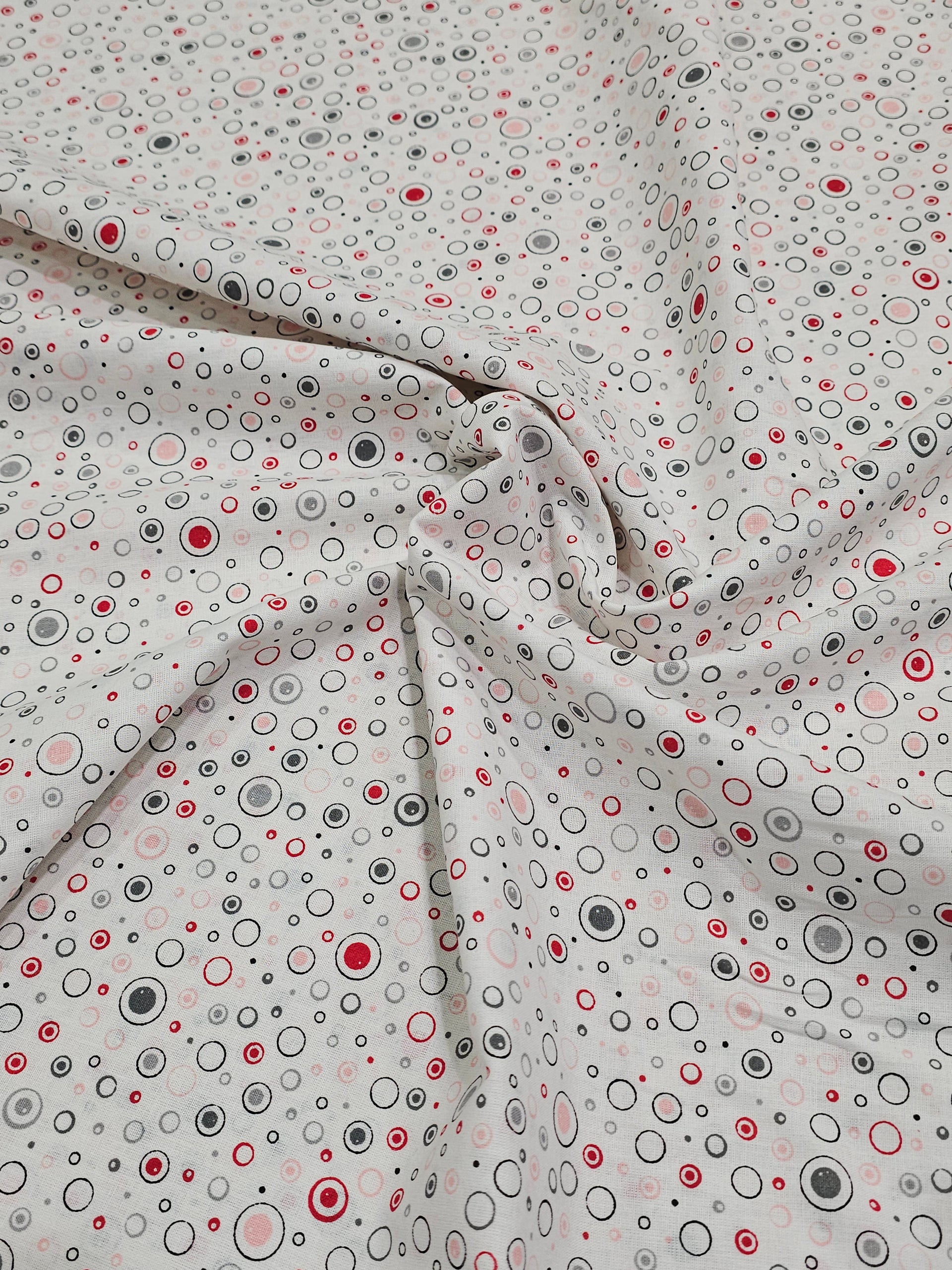 Poplin Kumaş – Geometrik Desenli, Hafif, Pürüzsüz, Eteklik, Elbiselik | Çerçiler Kumaş