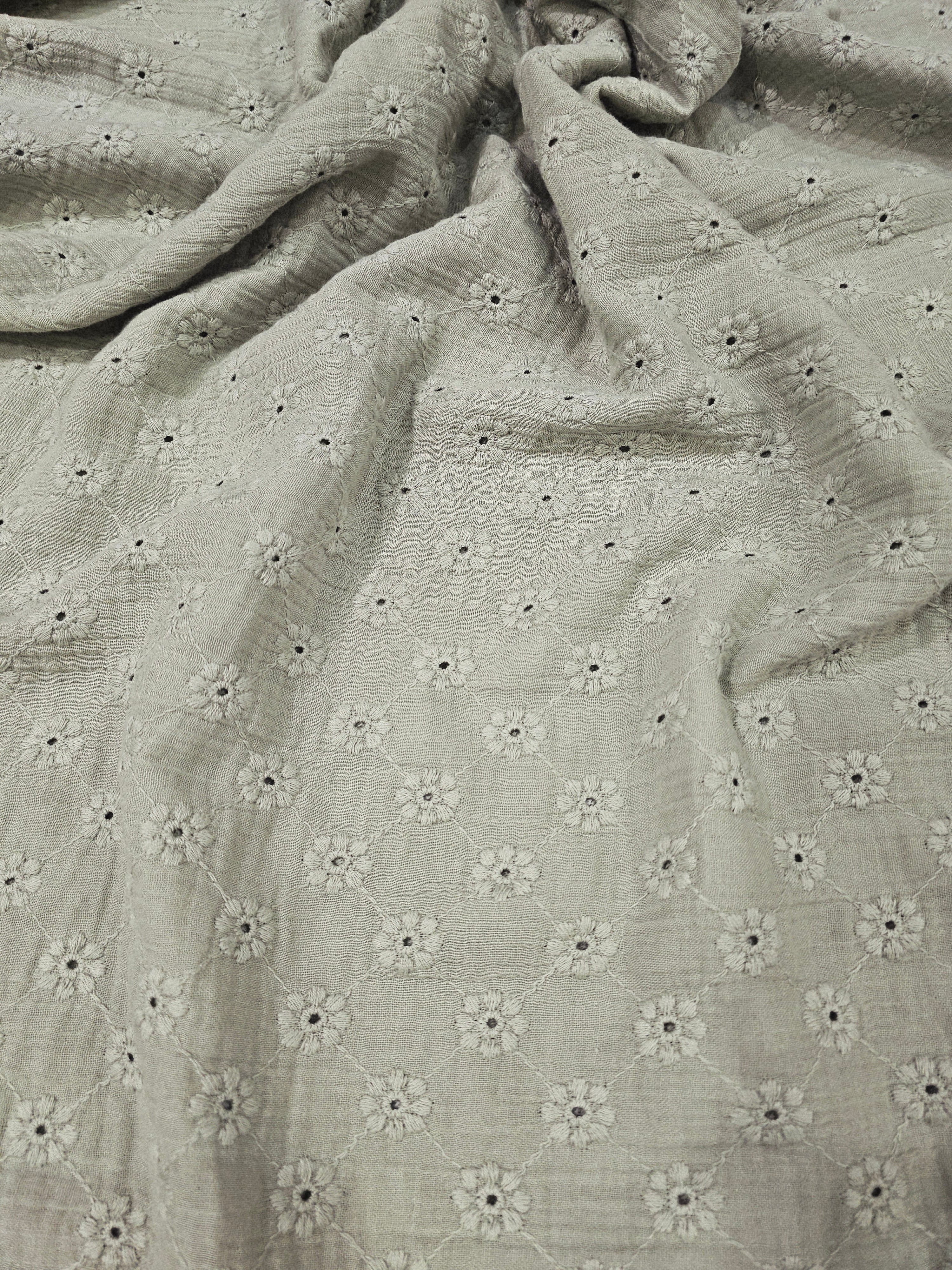 Daisy Embroidered Frilled 2-Layer Muslin