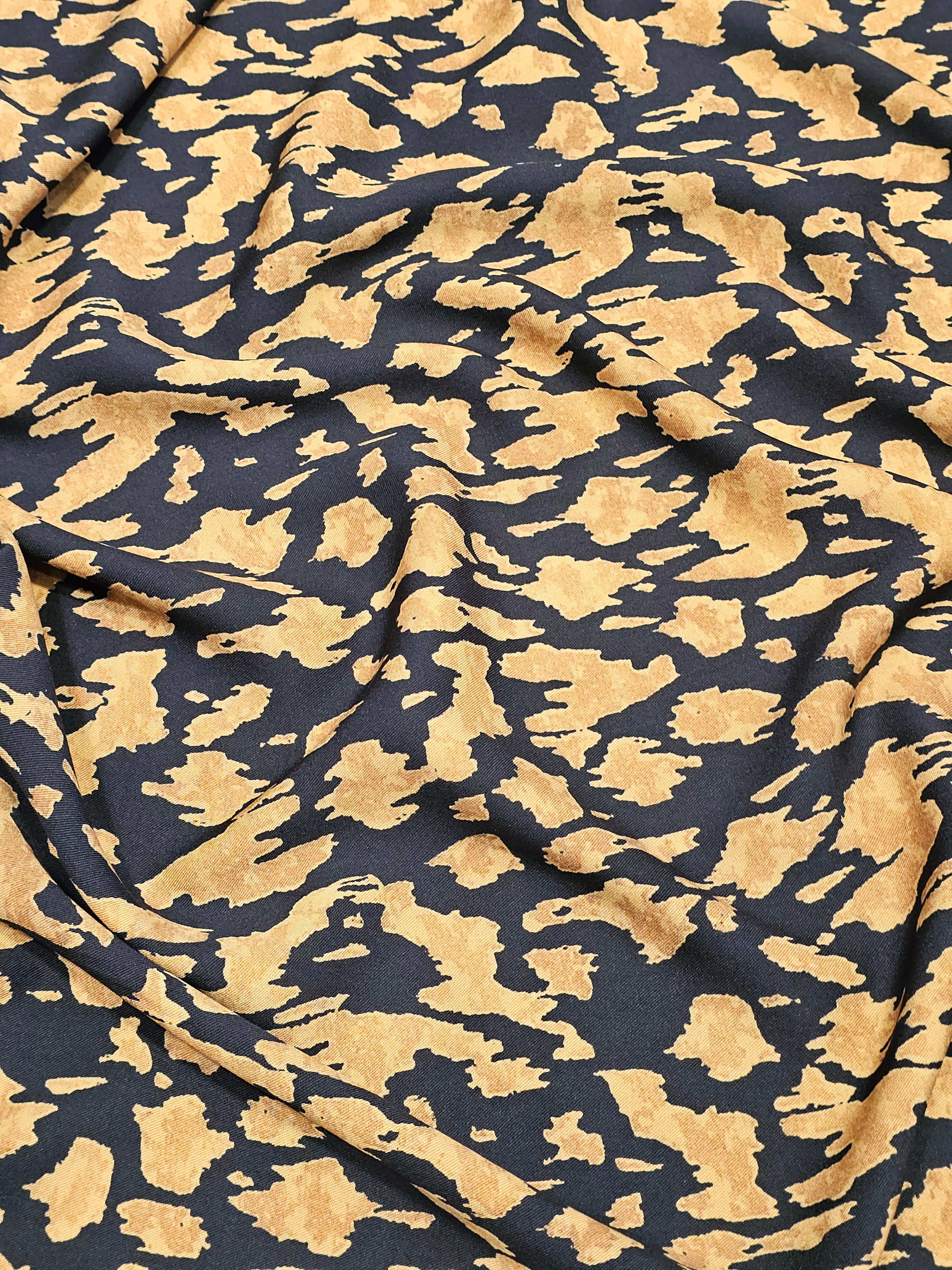 Belmondo Viscose with Scattered Pattern