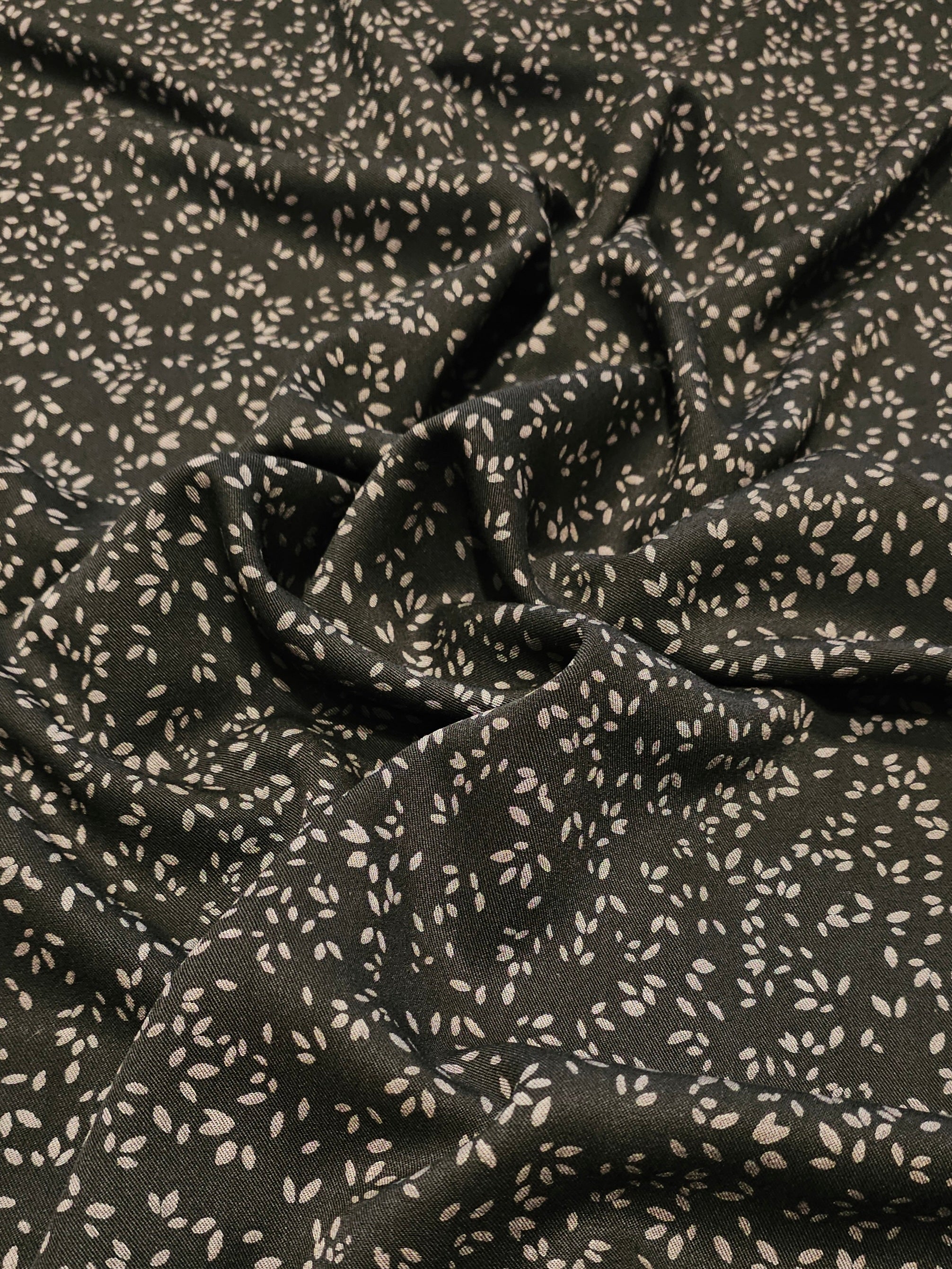 Small Leaf Patterned Belmondo Viscose