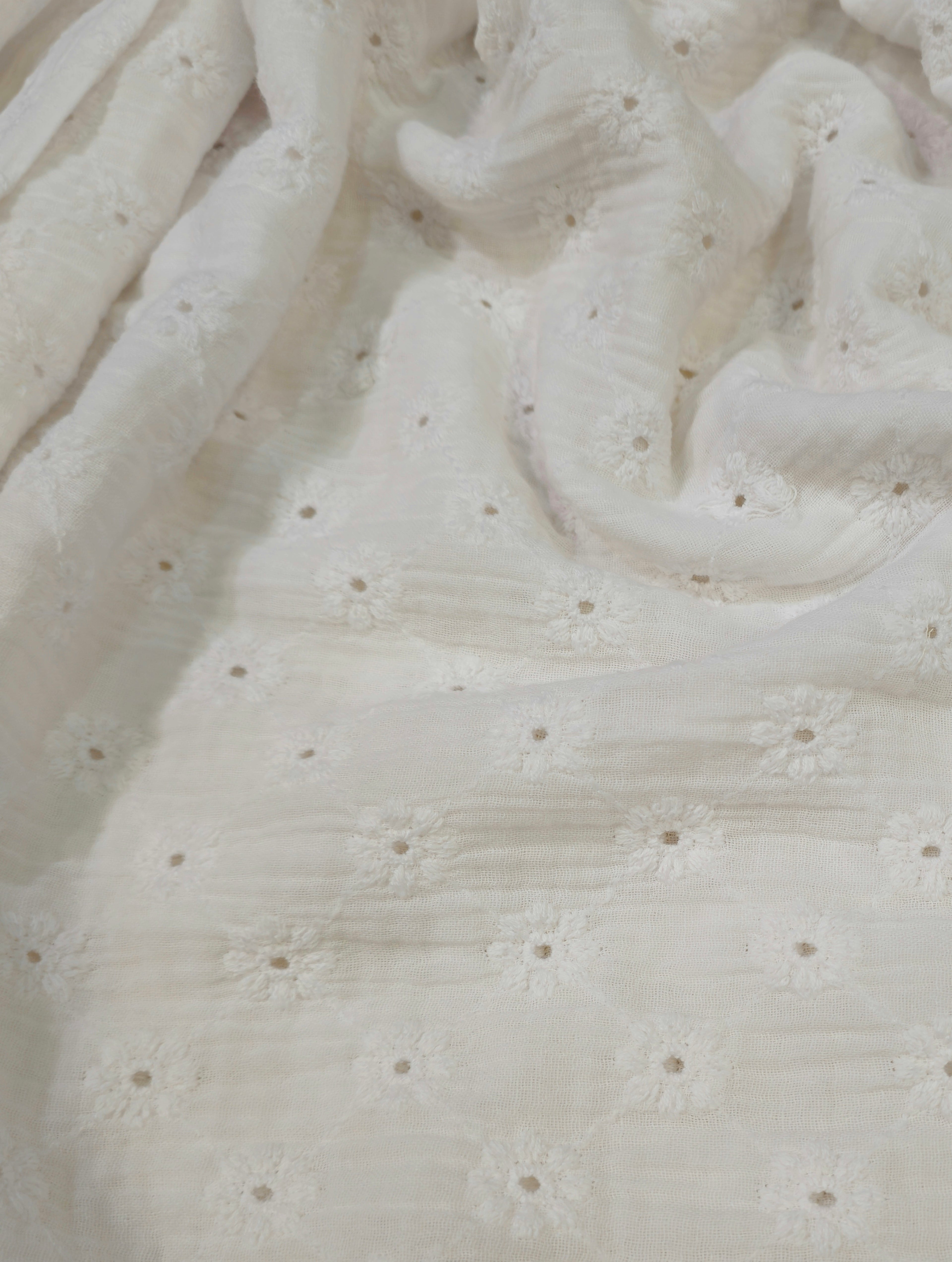 Daisy Embroidered Frilled 2-Layer Muslin
