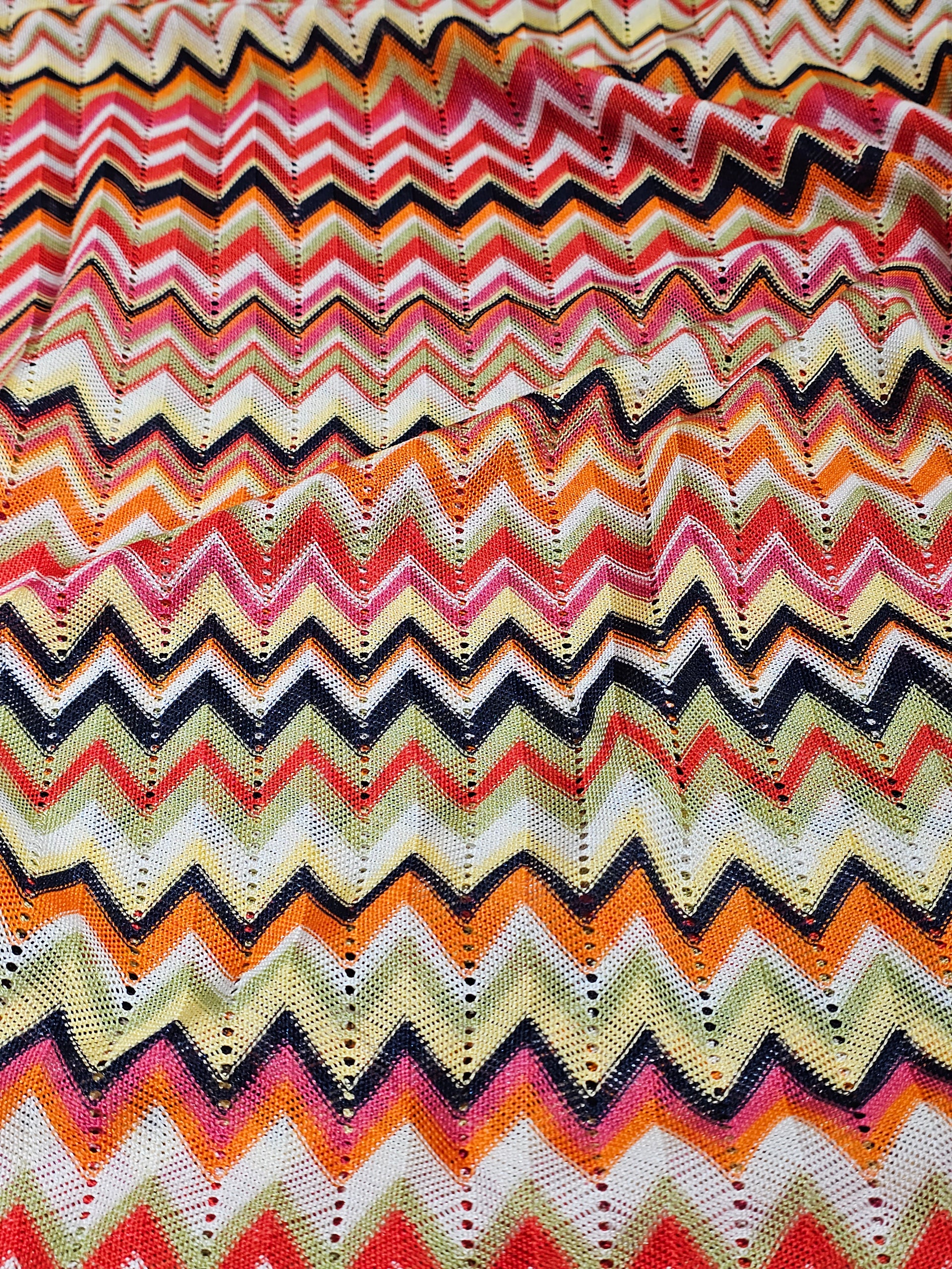 Missoni Kumaş – Geometrik Desenli, Renkli, Esnek, Bluzluk, Elbiselik | Çerçiler Kumaş