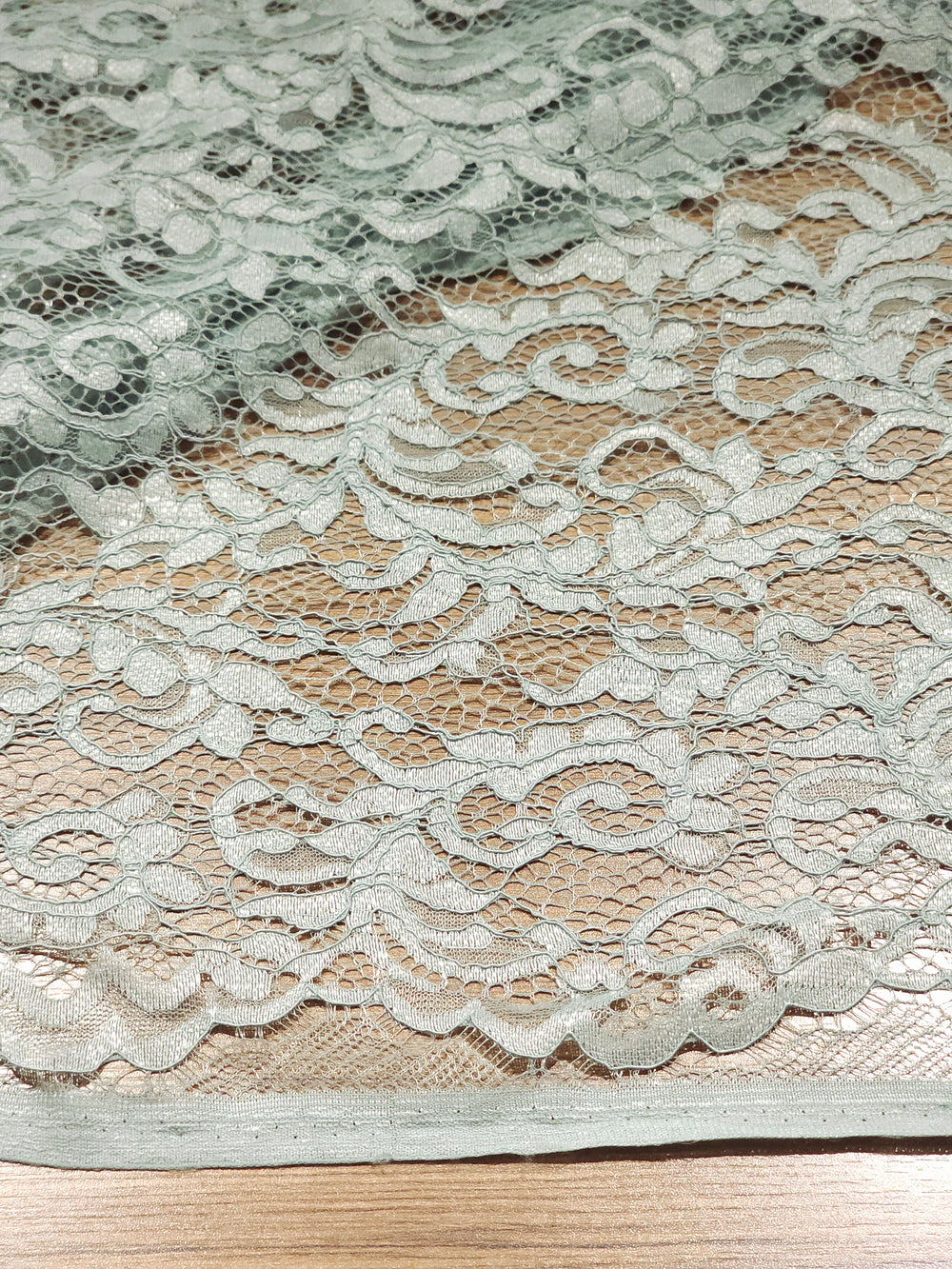 Leaf Shawl Pattern Cordonnet Lace Fabric