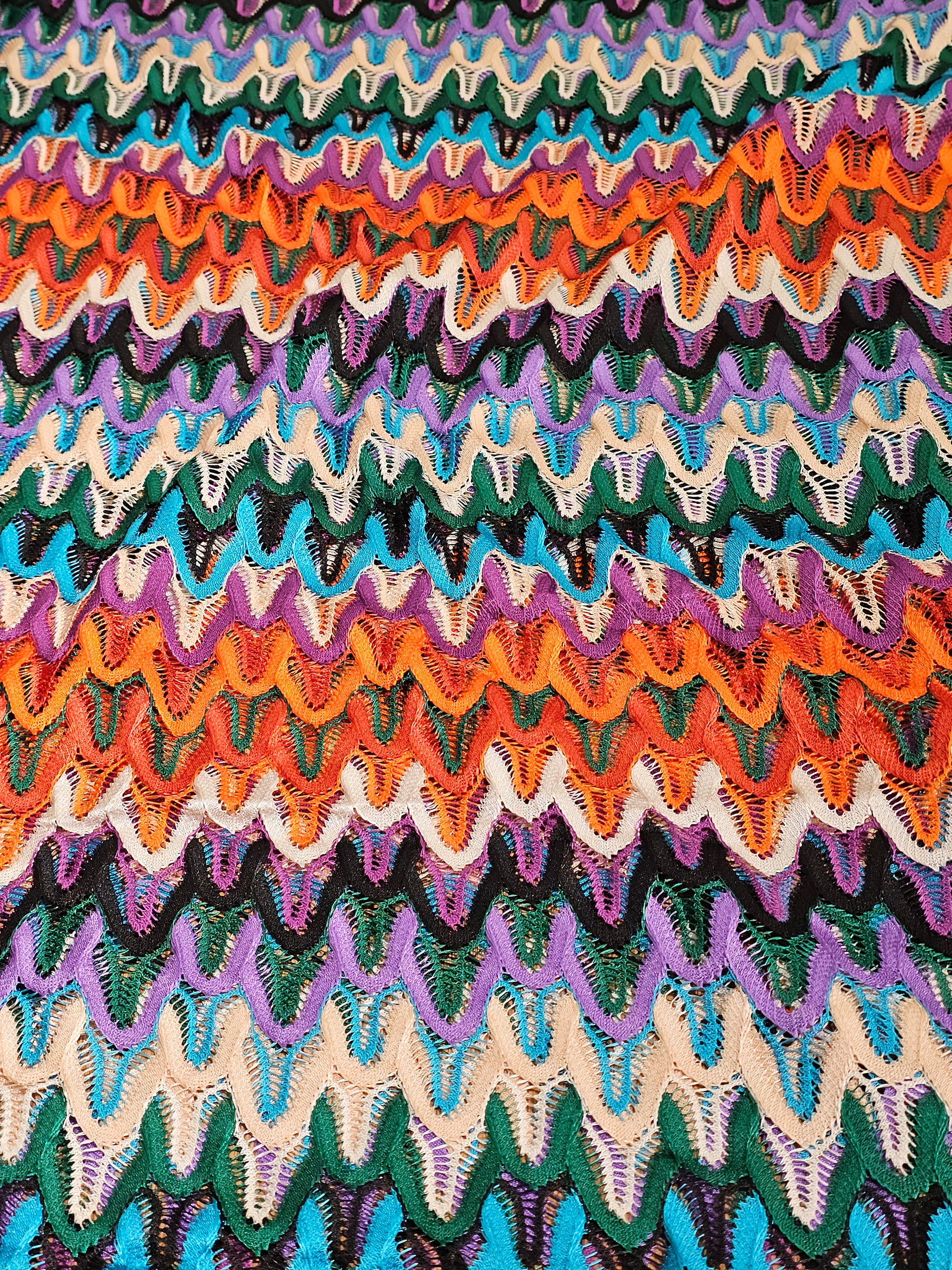 Missoni Kumaş – Geometrik Desenli, Renkli, Esnek, Bluzluk, Elbiselik | Çerçiler Kumaş