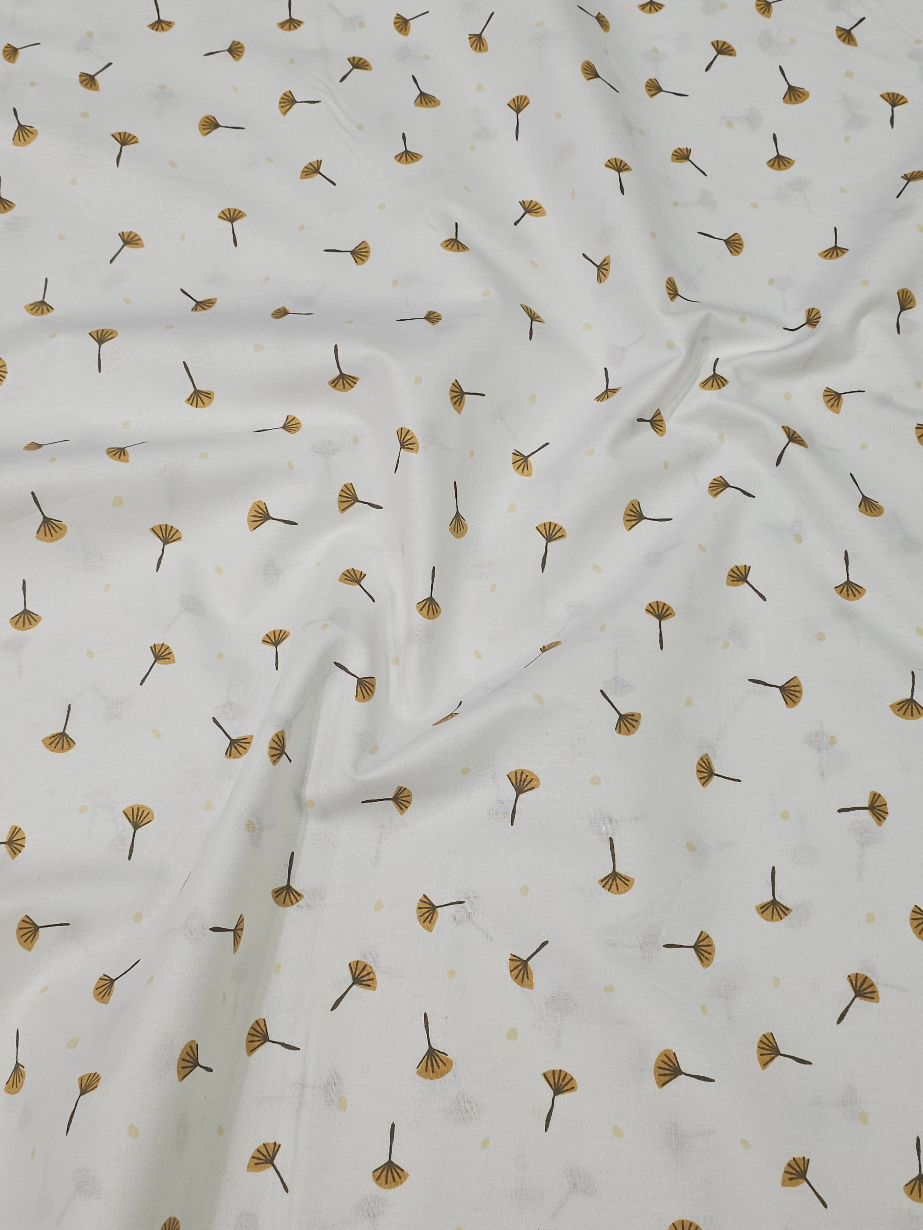 Akfil with White Dandelion Pattern