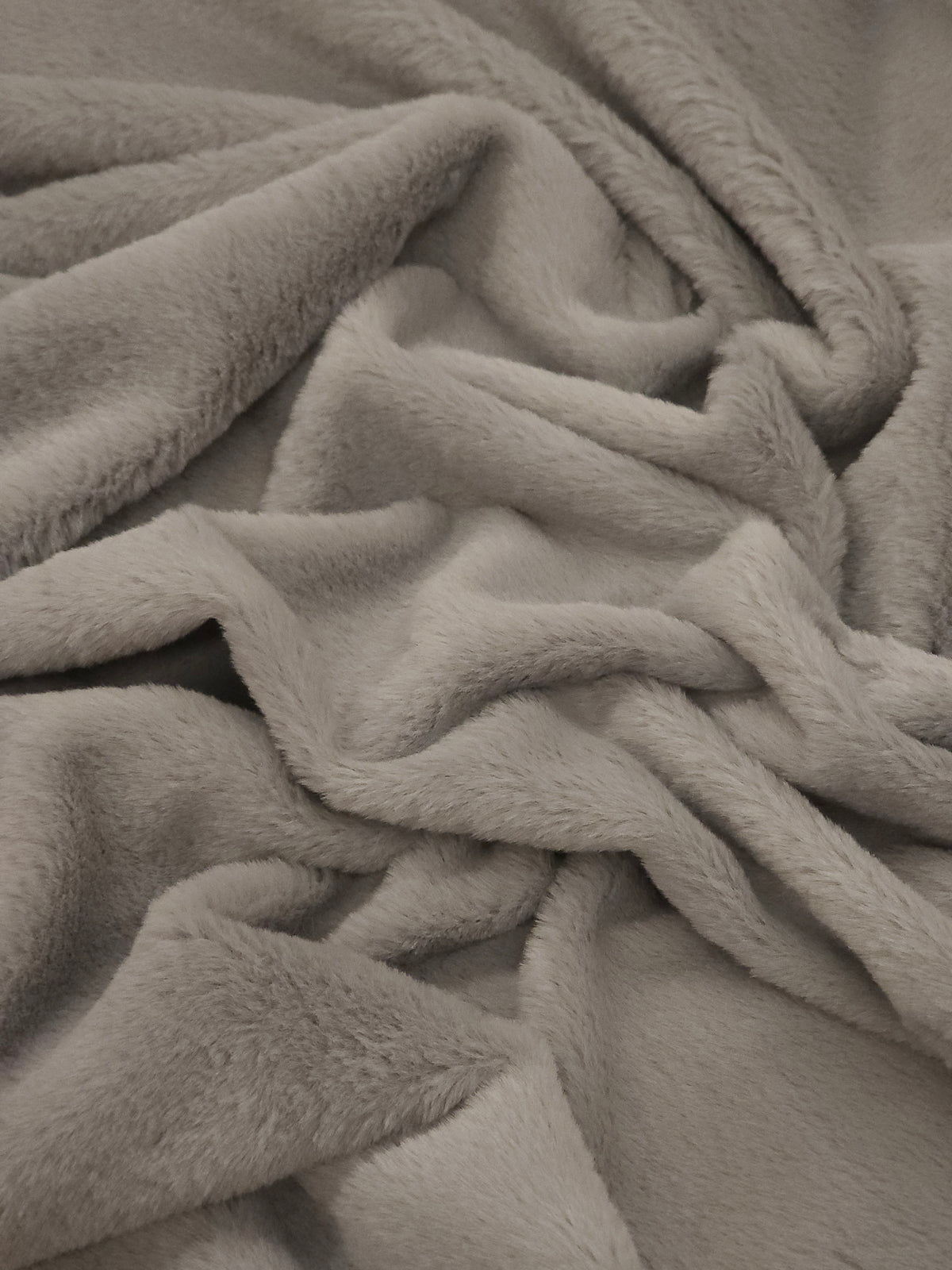 Softy Peluş Kumaş – yüksek dökümlü, Döşemelik, Kostüm, Yastık - Kırlent kılıfı için – Açık Gri