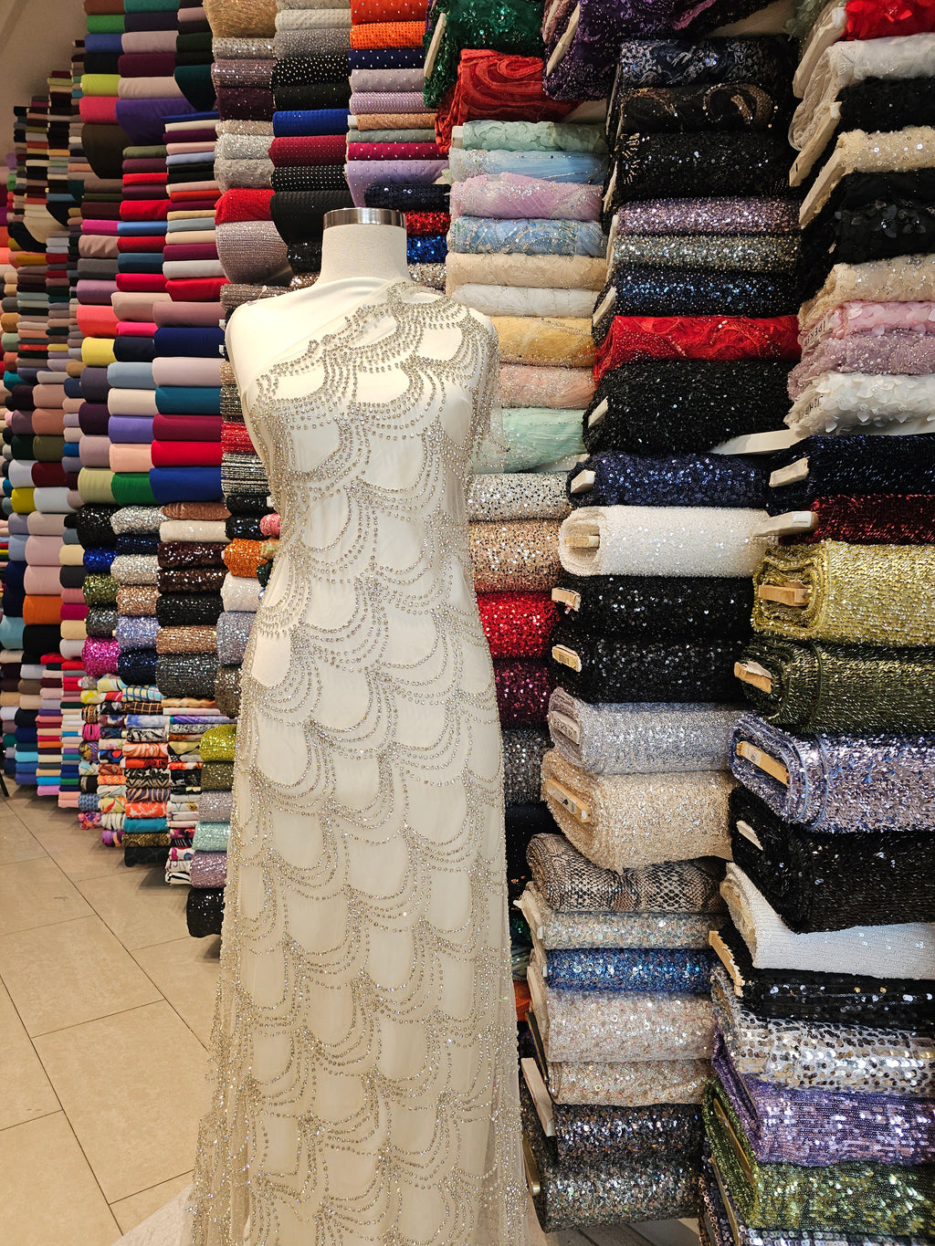 Kemerli Kristal İşlemeli Kumaş