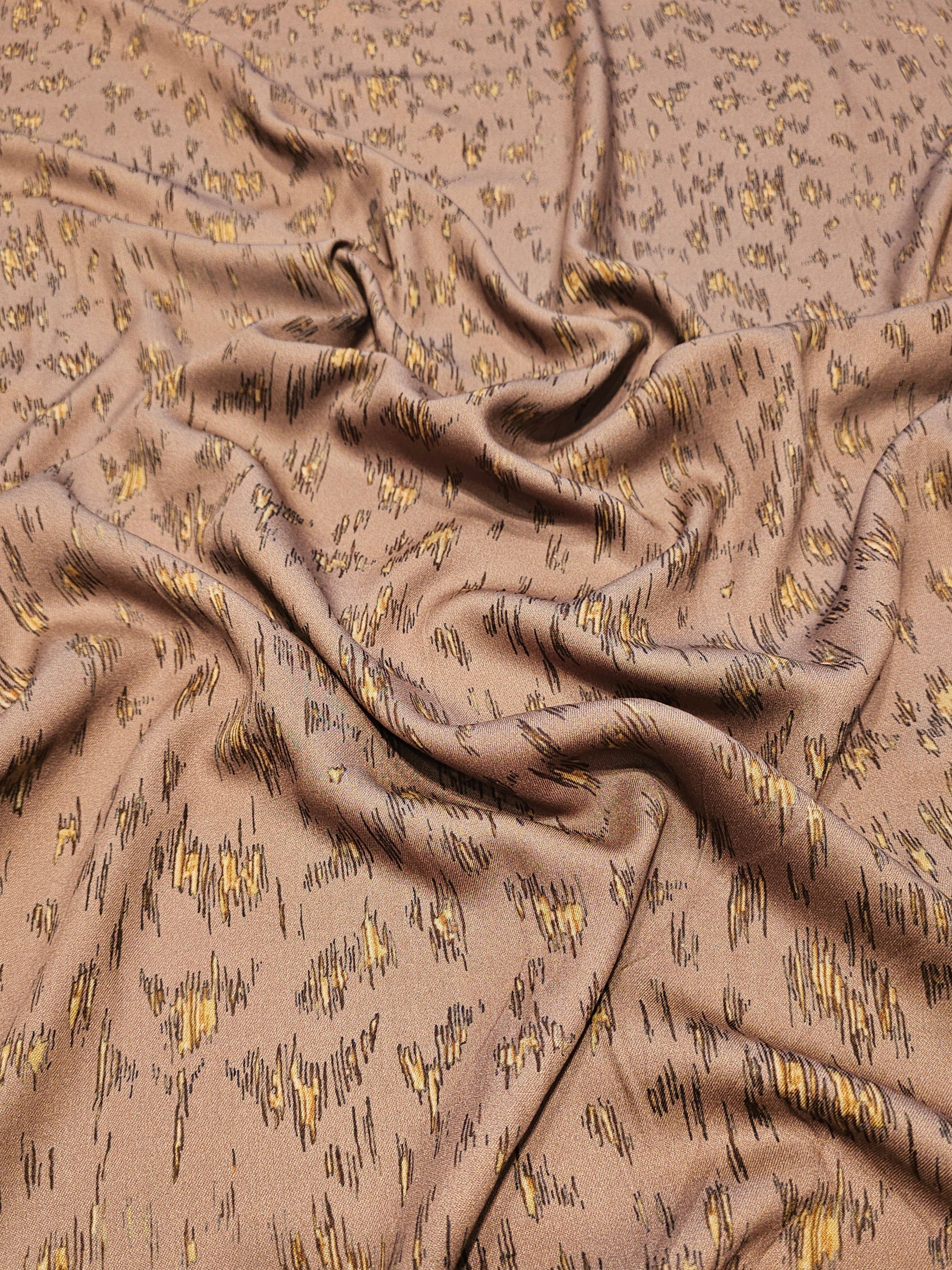 Belmondo Viscose with Gold Ripped Pattern