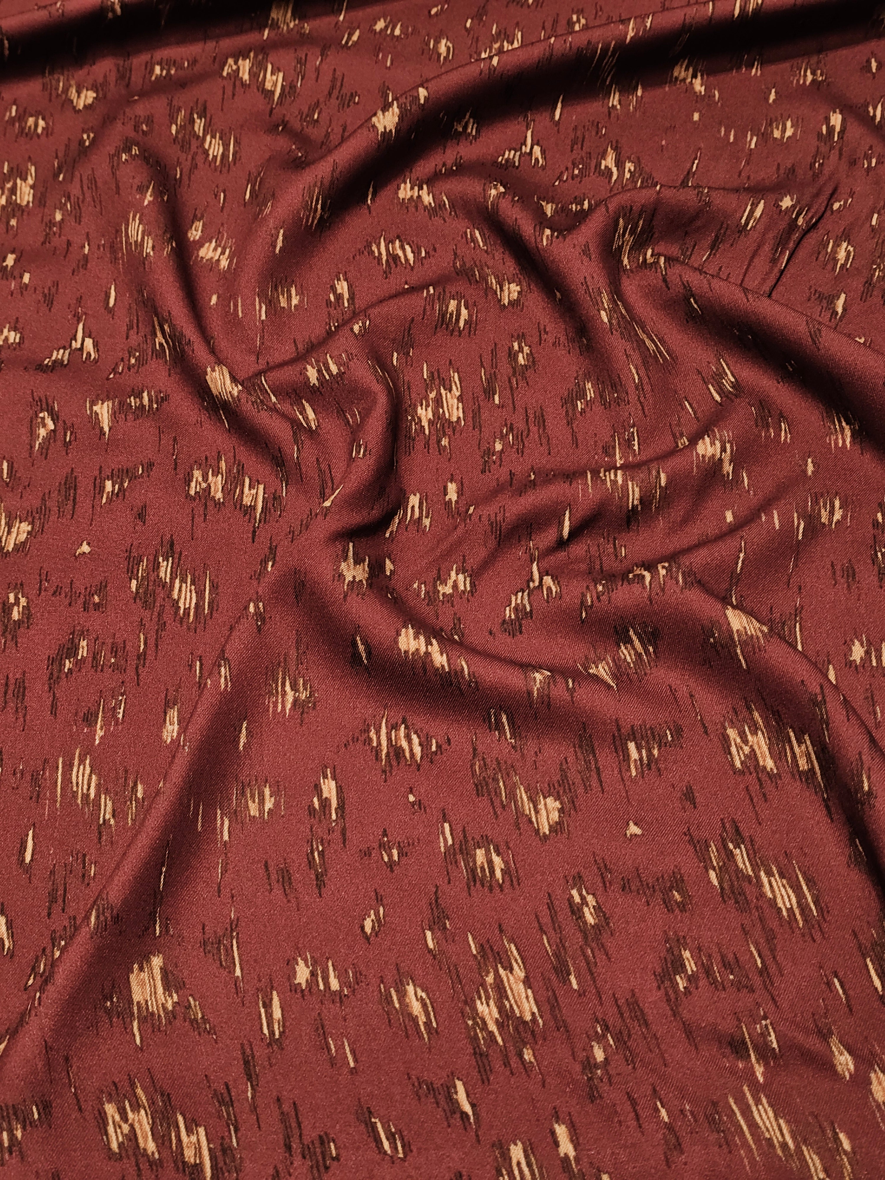 Belmondo Viscose with Gold Ripped Pattern