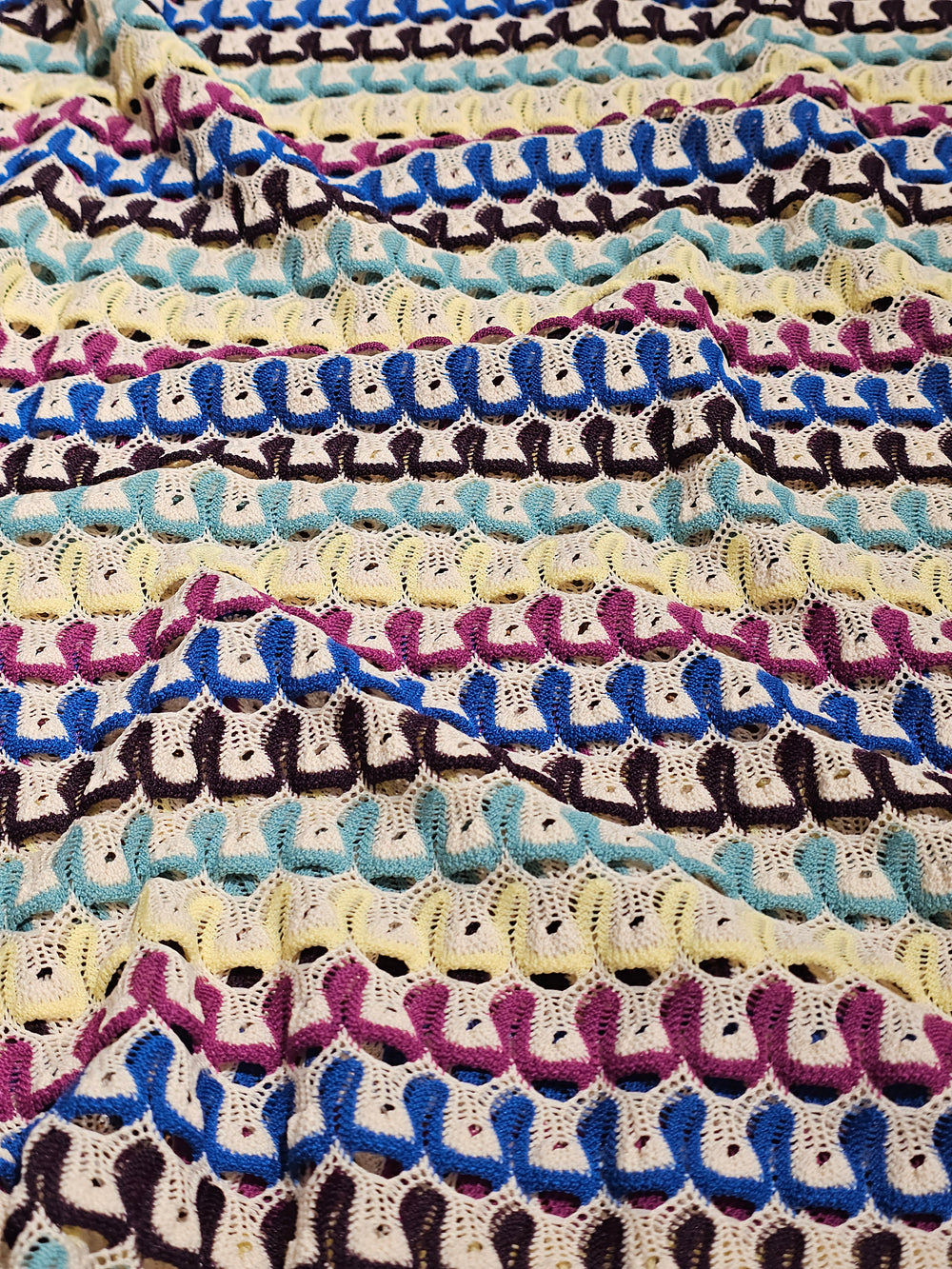 Missoni Kumaş – Geometrik Desenli, Renkli, Esnek, Bluzluk, Elbiselik | Çerçiler Kumaş