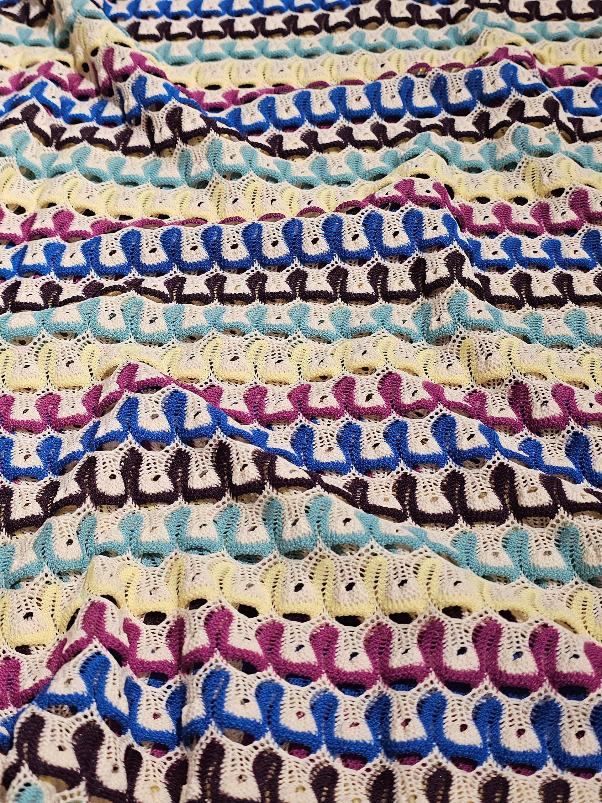 Missoni Kumaş – Geometrik Desenli, Renkli, Esnek, Bluzluk, Elbiselik | Çerçiler Kumaş